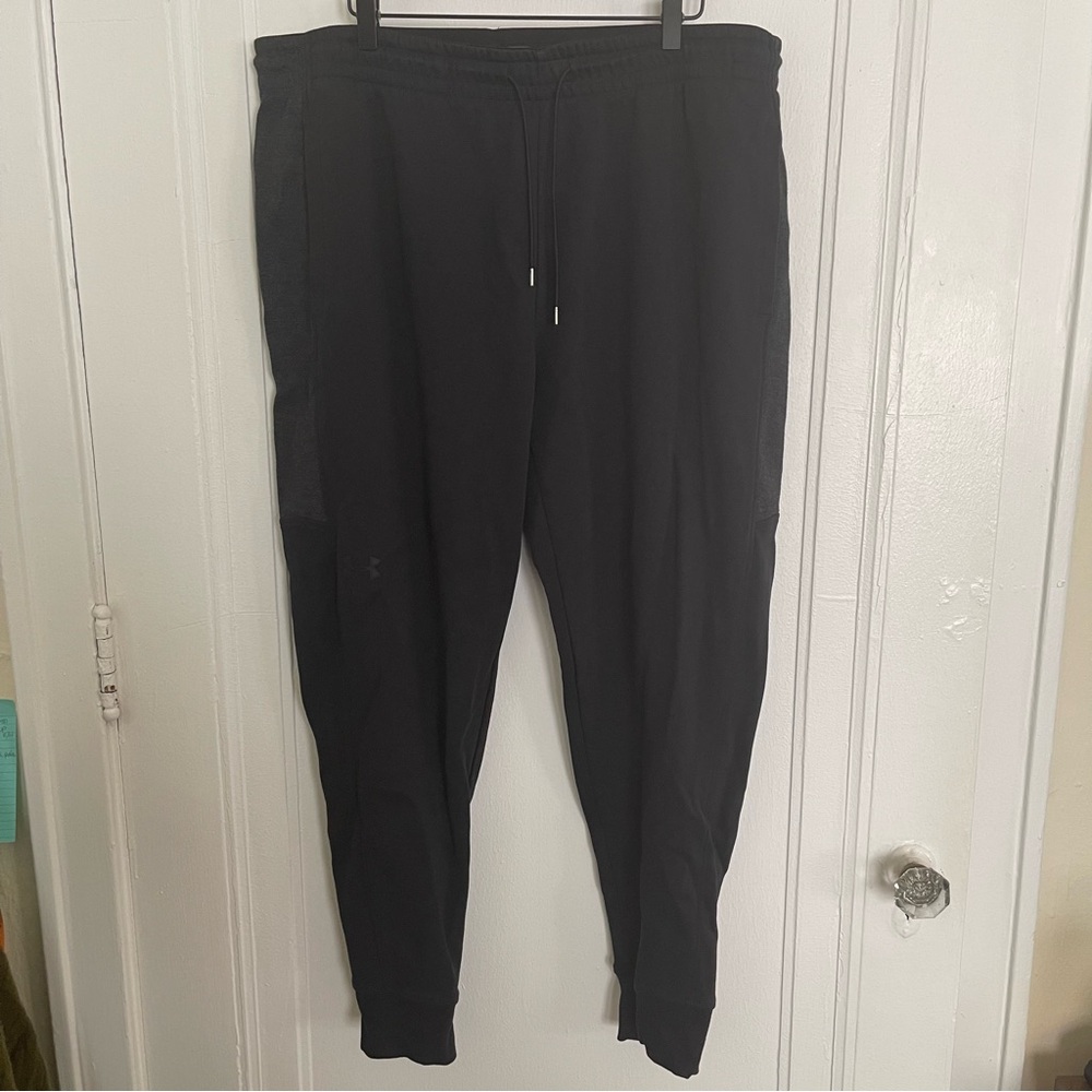 Under Armour Men's Black Sweatpants